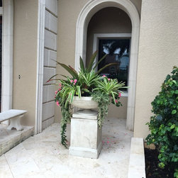 Containers - Outdoor Pots And Planters