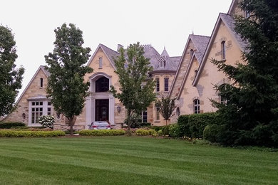 Example of a mountain style exterior home design in Detroit