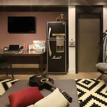 INSIDE | Contemporary / Pop Geek