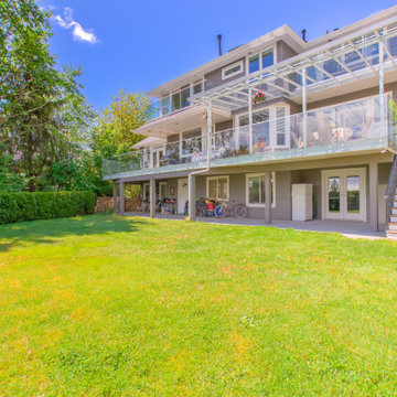 Extraordinary Home in Upper Lynn
