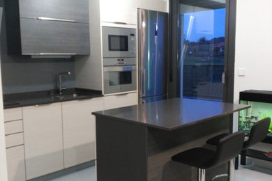Design ideas for a modern kitchen in Bilbao.