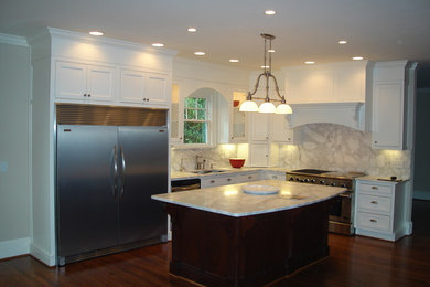 Inspiration for a modern kitchen remodel in Atlanta