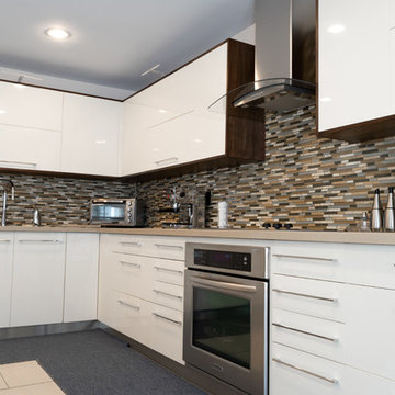 Beige high-gloss kitchen in Toronto