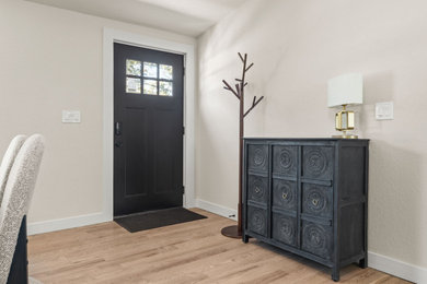 Example of an entryway design in Denver