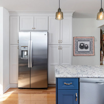 Kitchen - Contrasting Cabinetry - Mount Laurel