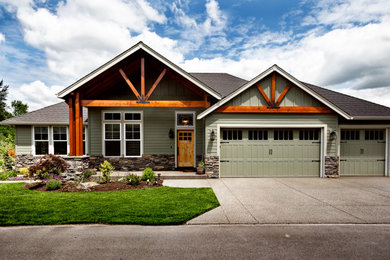 Example of an exterior home design in Portland