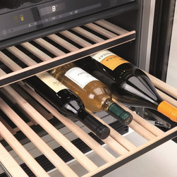 FlexiFrame with NoteBoard in KWT 6322 UG Under Counter Wine Storage System - Beer And Wine Refrigerators