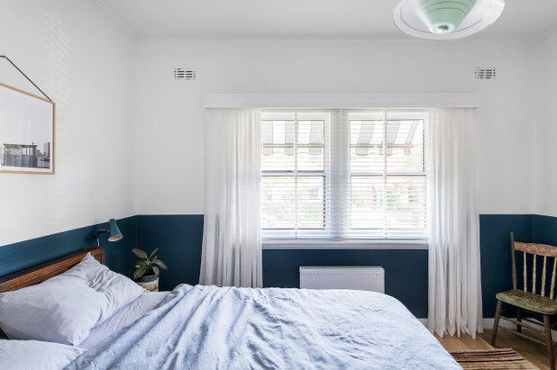Midcentury Bedroom by Lisa Breeze Architect