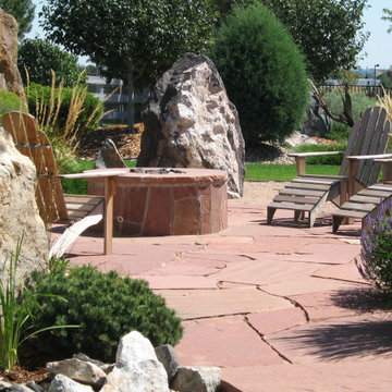 Outdoor natural gas fire pit
