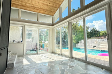 Mountain style sunroom photo in Austin