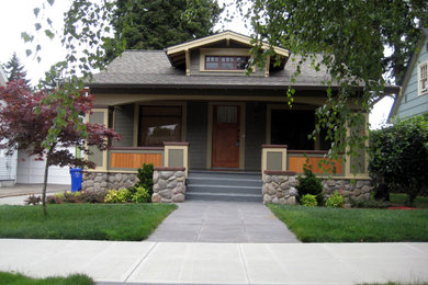 Small arts and crafts one-story concrete fiberboard exterior home photo in Portland