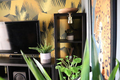 Inspiration for a small eclectic enclosed games room in Other.