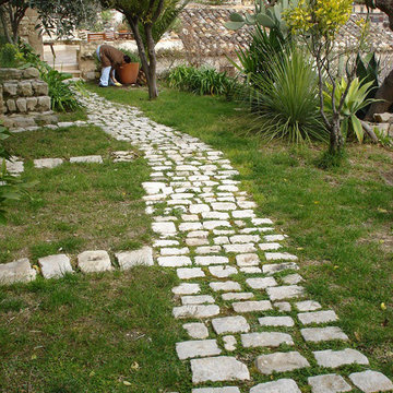 Stone Pavers – Antique, Reclaimed Limestone ‘Cobble Stone’ pavers