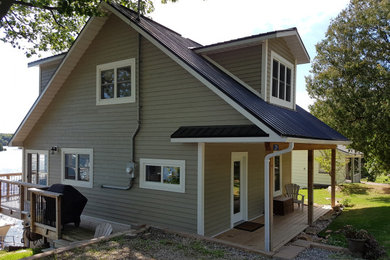 Small elegant home design photo in Other