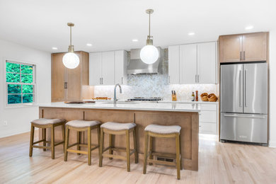 Kitchen - modern kitchen idea in Atlanta