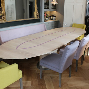 Extending dining table