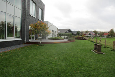 Moderner Garten am Gewerbeobjekt