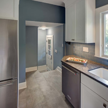 Small kitchen lives large