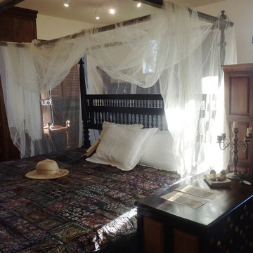 StoneHouse Artifacts - Treasures from Colonial India