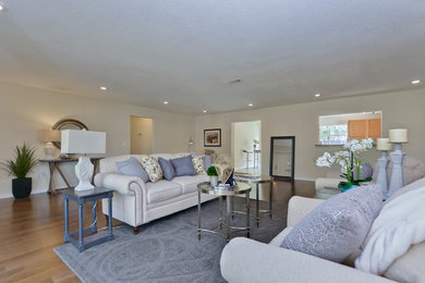 Elegant living room photo in Tampa