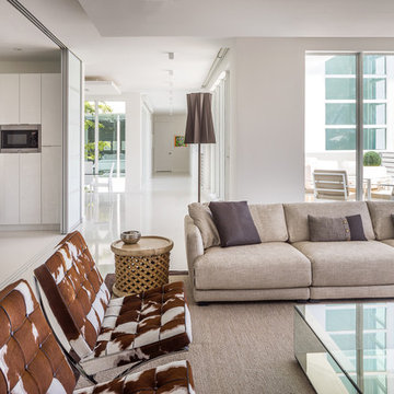 Modernism Defined in a Spacious Miami Beach Home