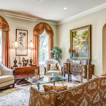 Traditional Living Room