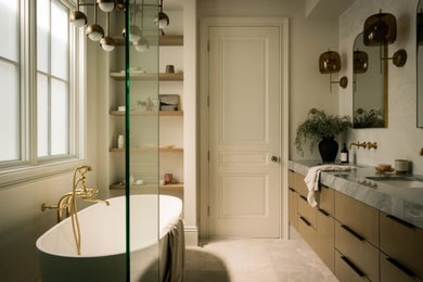 Example of a bathroom design in Los Angeles