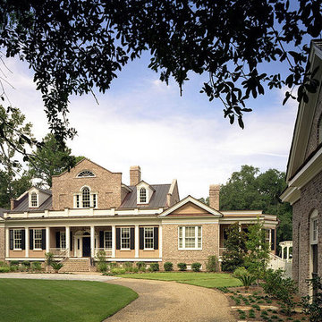 Main Residence - Exterior approach