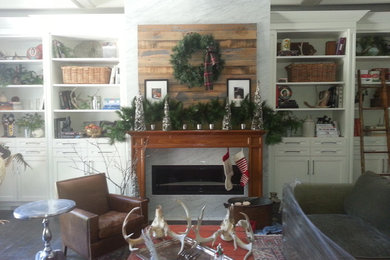 Family room - eclectic family room idea in Toronto