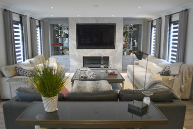 Inspiration for a contemporary living room remodel in Toronto