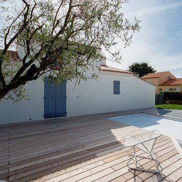 Terrasse en bois, plage de piscine
