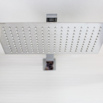 Un bagno piccolo fuori, ma grande dentro