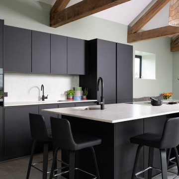 Contemporary Black Kitchen in Oxford