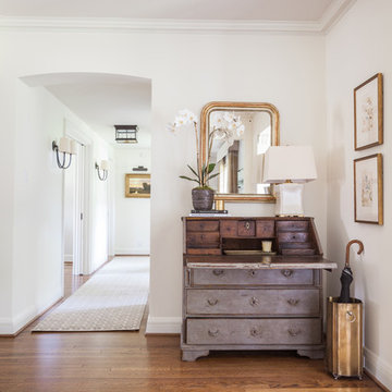 Traditional Meets Midcentury Modern Design in River Oaks
