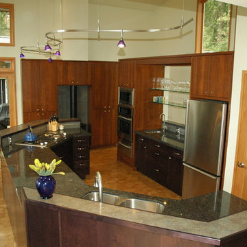 Contemporary Kitchen in Poulsbo, WA Lemolo Area