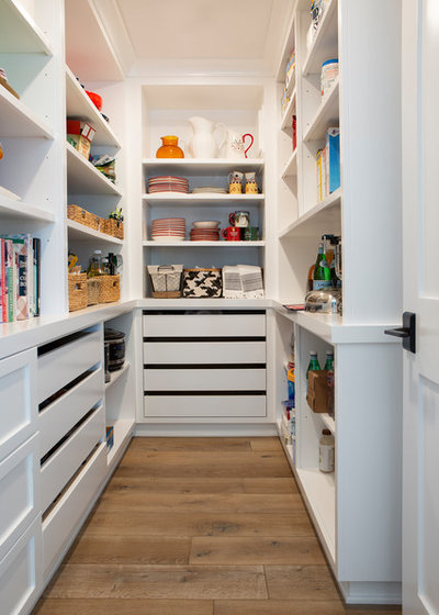 Kitchen by Darlene Halaby Photography