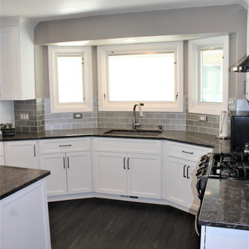 Starmark Kitchen in Maple Edinburgh White