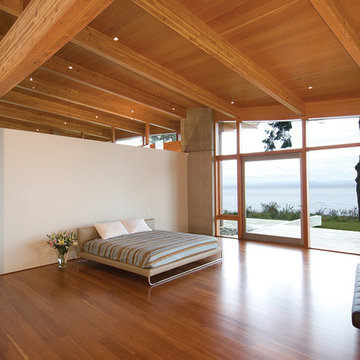 Miracle Beach House | Master Bedroom
