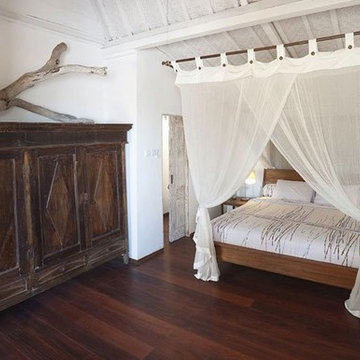 Bedrooms by IndoTeak Design
