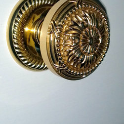 Decorative Hardware - Cabinet And Drawer Knobs
