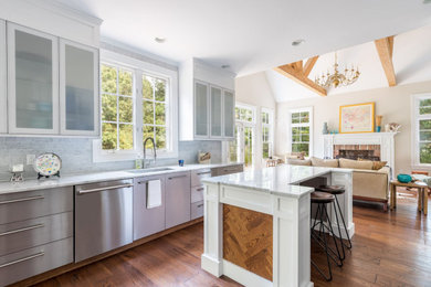 Example of a farmhouse home design design in New York