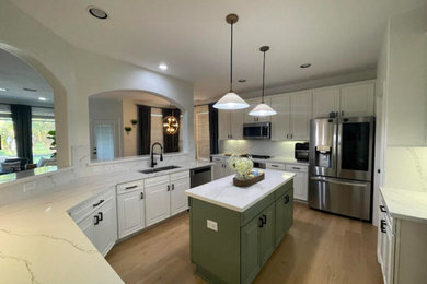 1960s kitchen photo in Austin