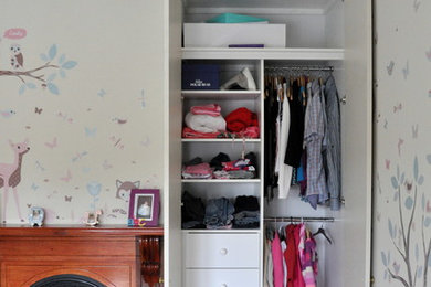 Inspiration for a mid-sized traditional kids' bedroom for kids 4-10 years old and girls in Melbourne.