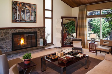 Inspiration for a timeless living room remodel in New York