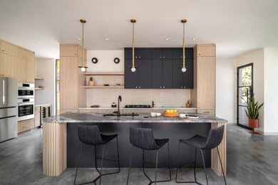 Inspiration for a contemporary kitchen in Austin.