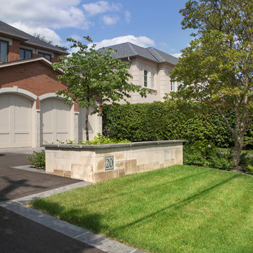 Bayview and York Mills - Simple elegance in a front yard