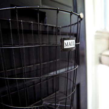Porch Wire Mailbox