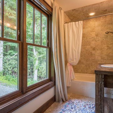 Rustic Retreat in Lost Creek