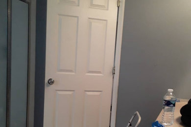 Bathroom - modern bathroom idea in Philadelphia