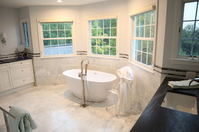 Example of a transitional bathroom design in Boston